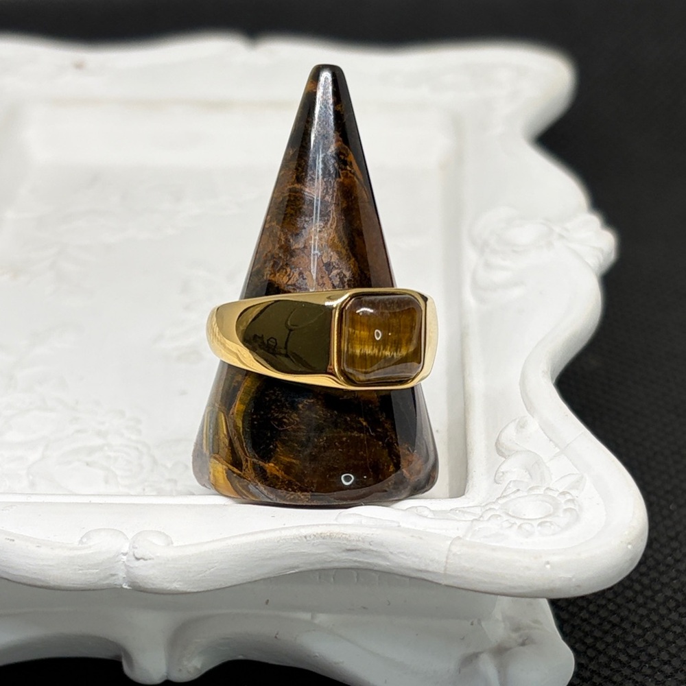 18k Gold P Square Cut Genuine Tiger’s Eye Ring